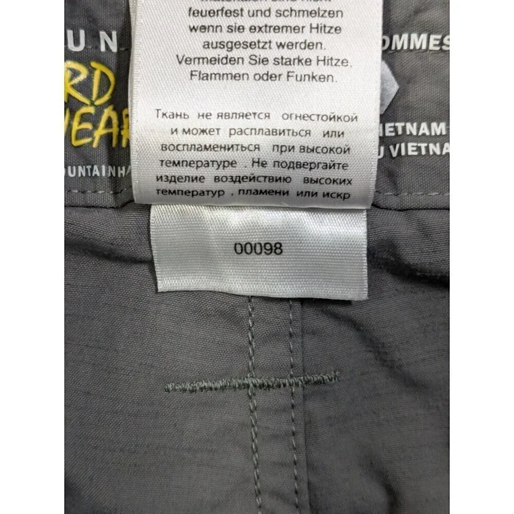 Mountain Hardwear Shorts Mens 30 (Measures 28) Nylon Hiking Outdoor Gray